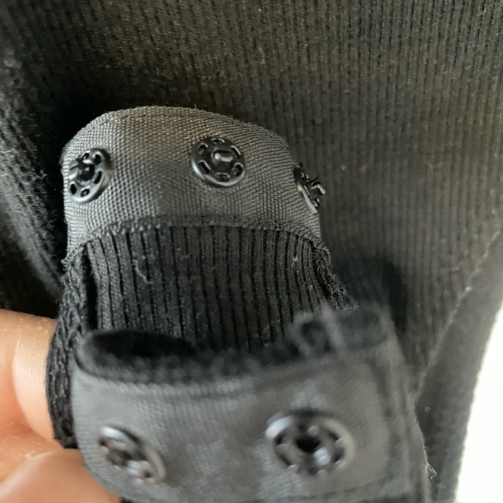 Black V-Neck Bodysuit - Picture 6 of 6